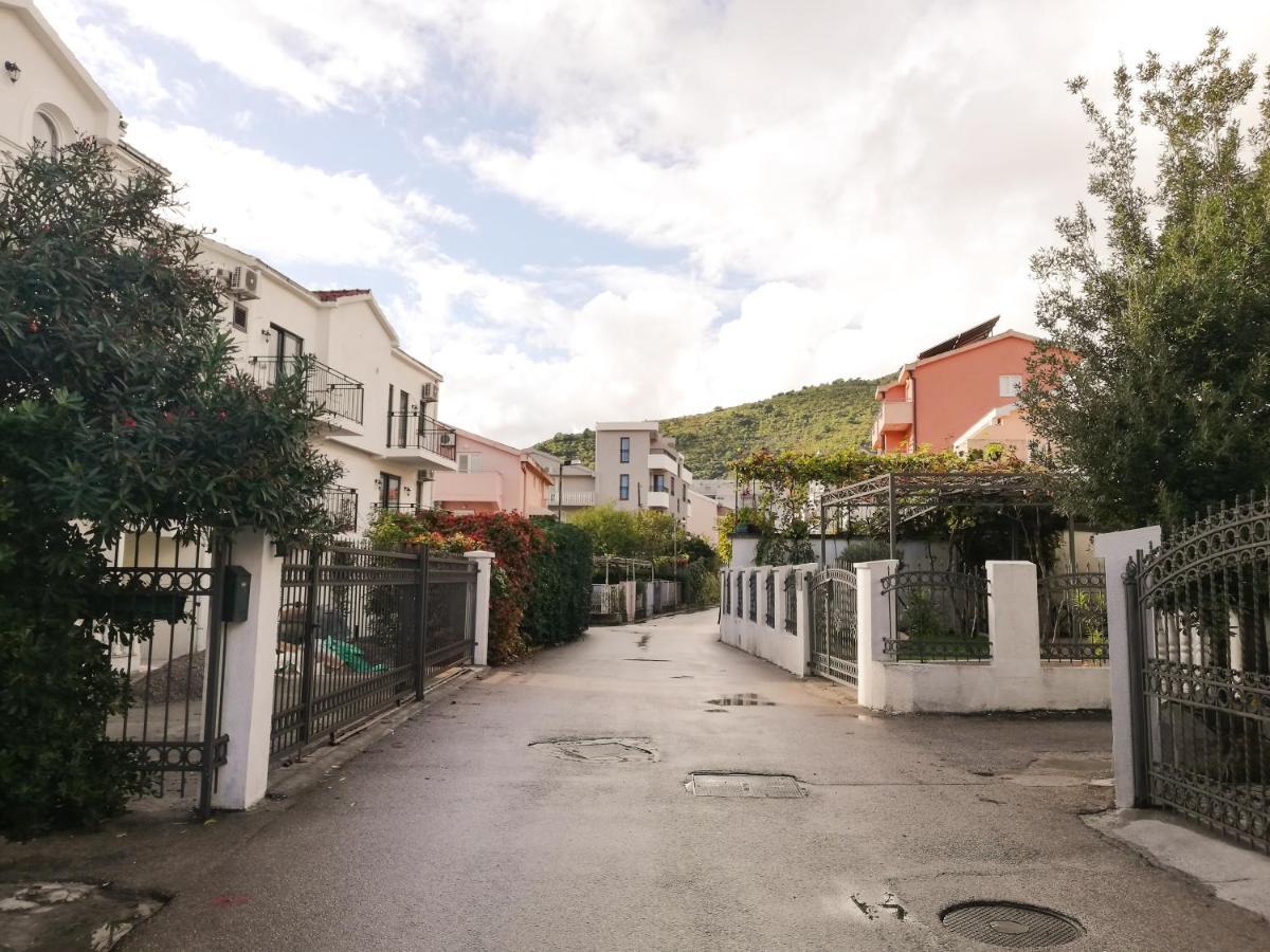 Apartment Azalea Of Budva Exterior foto